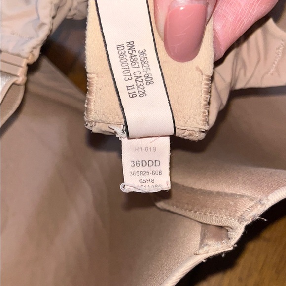 Victoria's Secret Beige Women's Bra Size. 36DDD - Picture 5 of 6
